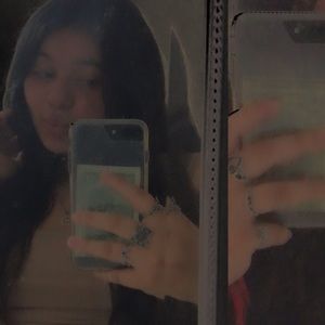 Meet your Posher, Chloe